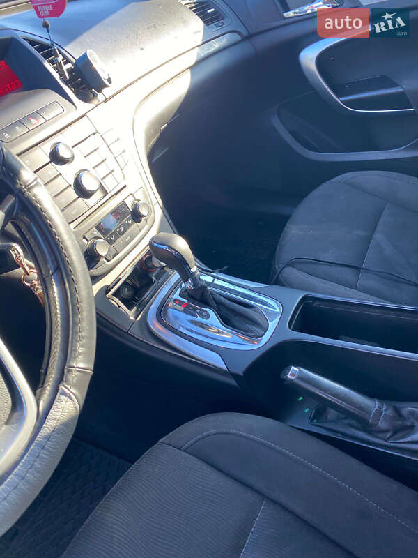 Универсал Opel Insignia 2010 в Перегинском