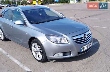 Универсал Opel Insignia 2012 в Ровно