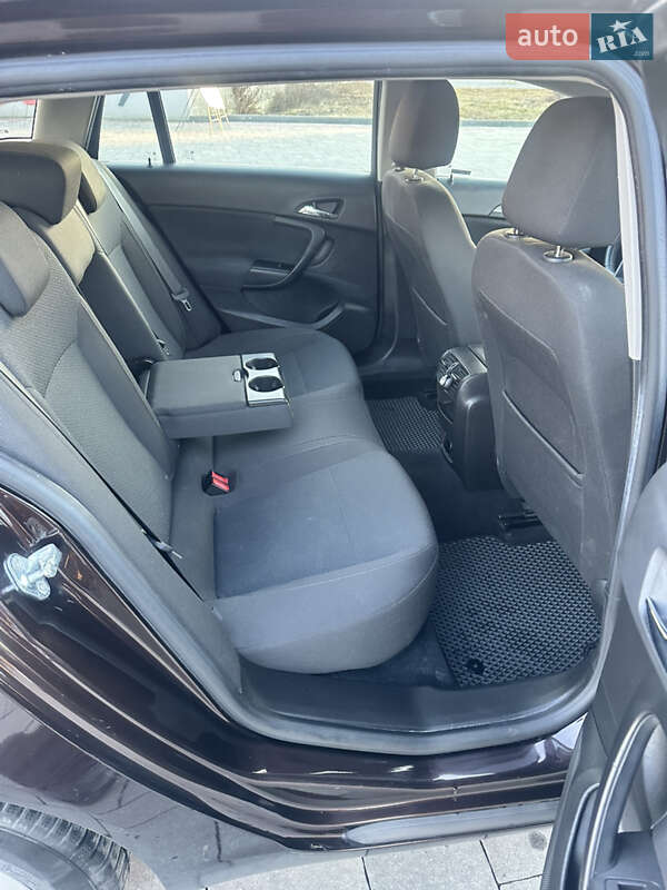 Универсал Opel Insignia 2016 в Хусте