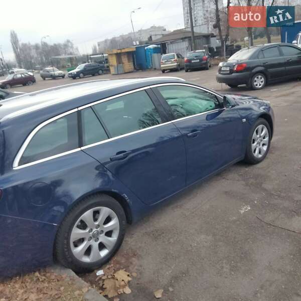 Универсал Opel Insignia 2014 в Киеве