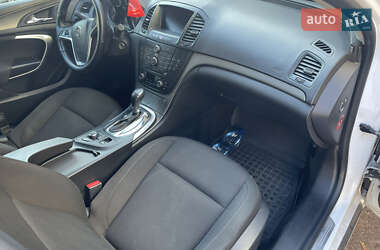 Универсал Opel Insignia 2011 в 