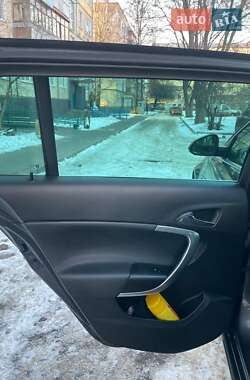Универсал Opel Insignia 2011 в 