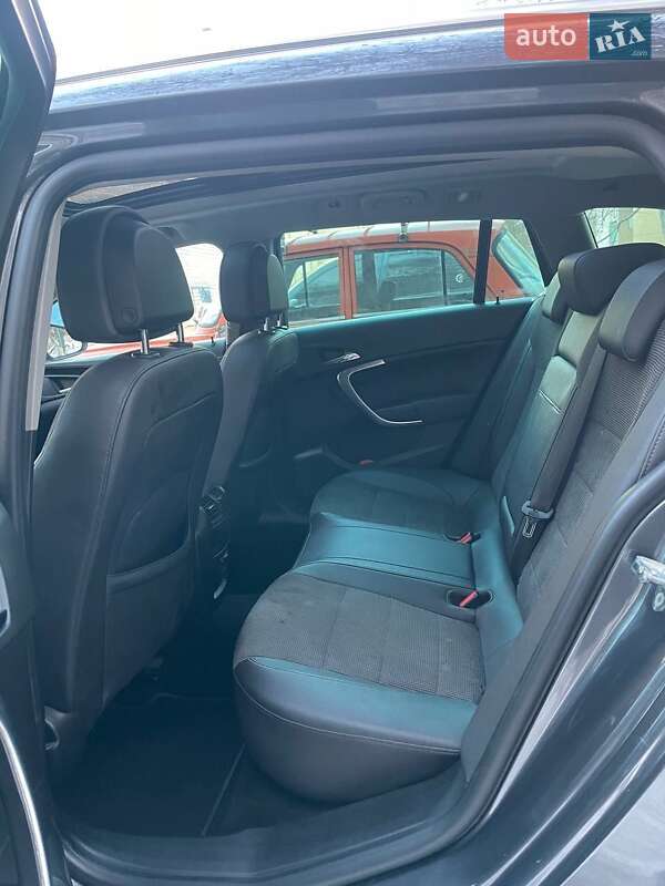 Универсал Opel Insignia 2011 в Чугуеве