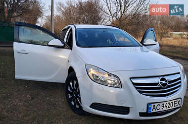 Универсал Opel Insignia 2010 в Гельмязове