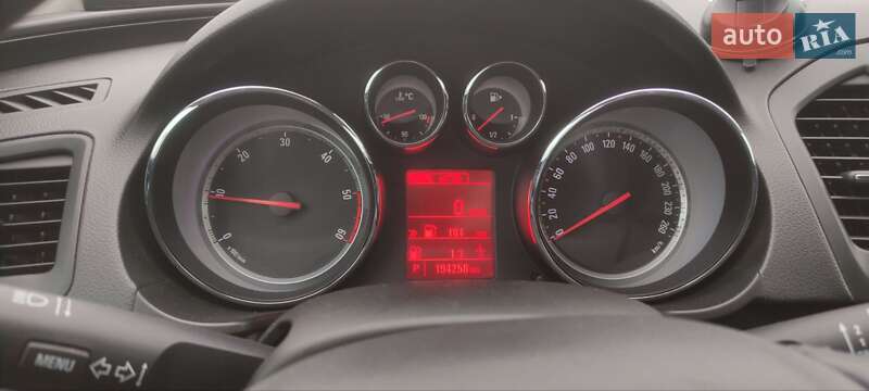 Ліфтбек Opel Insignia 2012 в Чернігові