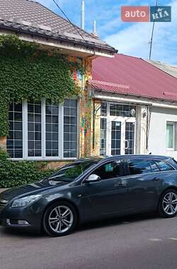 Универсал Opel Insignia 2009 в 