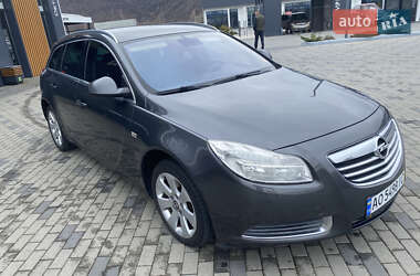 Универсал Opel Insignia 2012 в 
