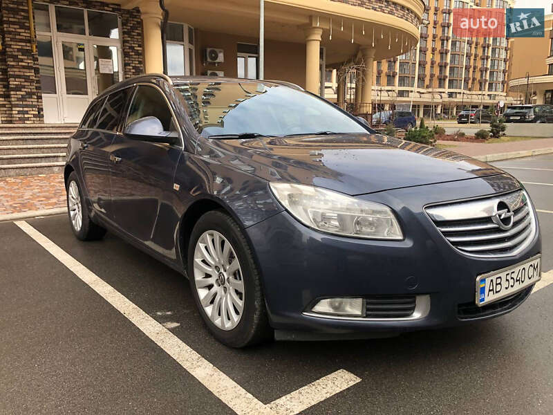 Універсал Opel Insignia 2010 в Києві