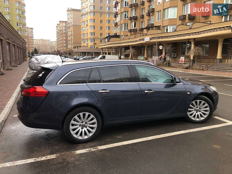 Універсал Opel Insignia 2010 в Києві
