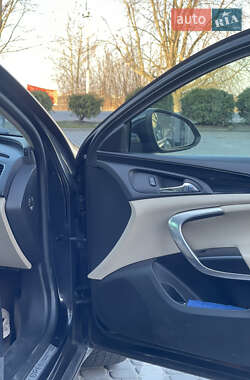 Универсал Opel Insignia 2015 в 