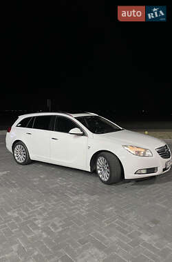 Универсал Opel Insignia 2011 в 