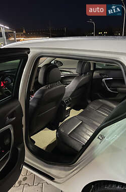 Универсал Opel Insignia 2011 в 