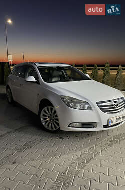 Универсал Opel Insignia 2011 в 