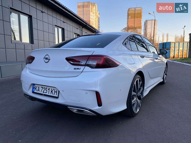 Седан Opel Insignia 2020 в Киеве