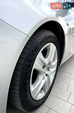Лифтбек Opel Insignia 2011 в 