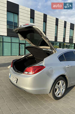 Лифтбек Opel Insignia 2011 в 