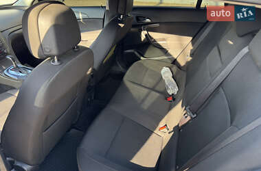 Универсал Opel Insignia 2014 в 