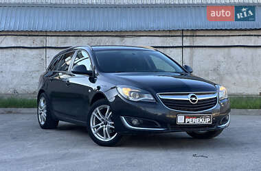 Универсал Opel Insignia 2015 в 