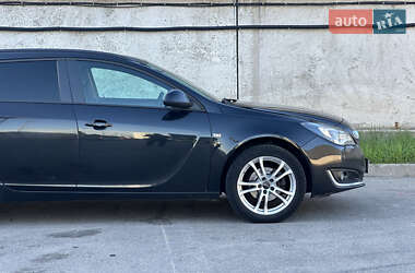 Универсал Opel Insignia 2015 в 