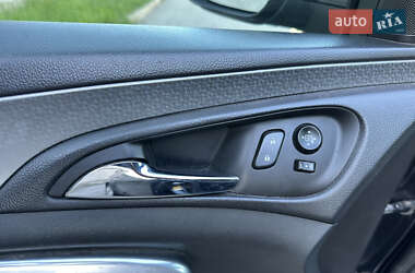 Универсал Opel Insignia 2015 в 