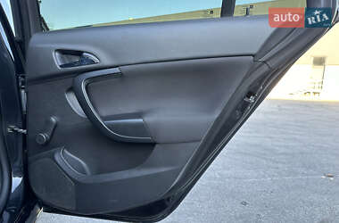 Универсал Opel Insignia 2015 в 