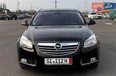 Универсал Opel Insignia 2012 в 