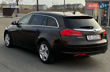 Универсал Opel Insignia 2012 в 