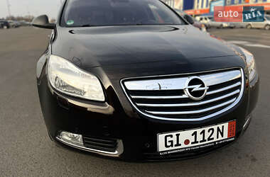 Универсал Opel Insignia 2012 в 