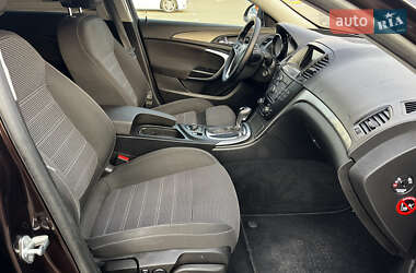 Универсал Opel Insignia 2012 в 