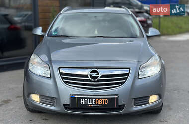 Универсал Opel Insignia 2010 в 