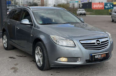 Универсал Opel Insignia 2010 в 