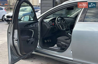 Универсал Opel Insignia 2010 в 