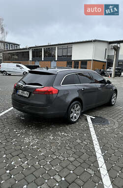 Универсал Opel Insignia 2010 в 