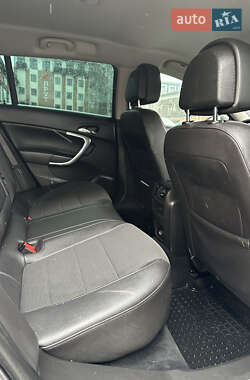 Универсал Opel Insignia 2010 в 