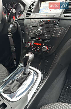 Универсал Opel Insignia 2010 в 