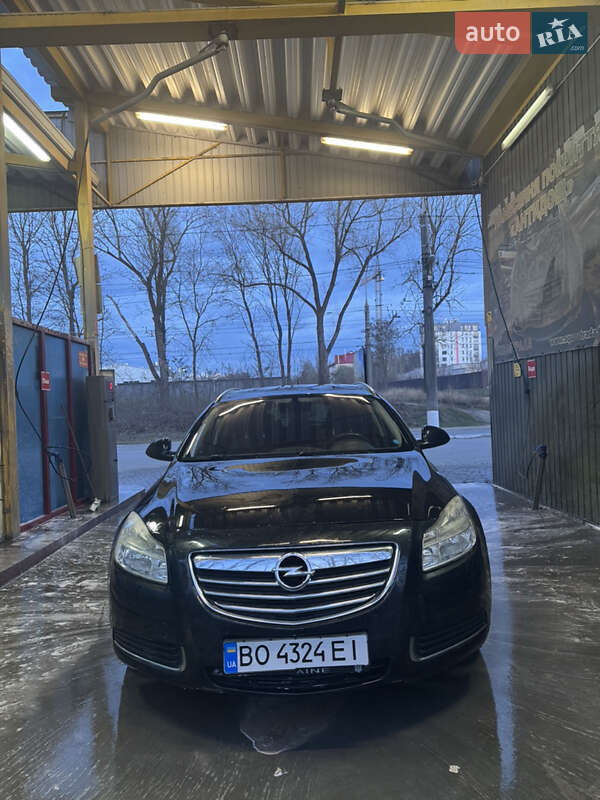 Універсал Opel Insignia 2010 в Тернополі