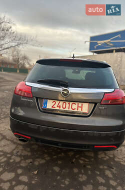 Универсал Opel Insignia 2011 в 