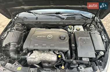 Универсал Opel Insignia 2011 в 