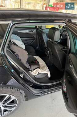 Универсал Opel Insignia 2018 в 