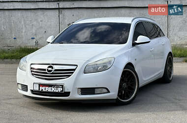 Универсал Opel Insignia 2011 в 