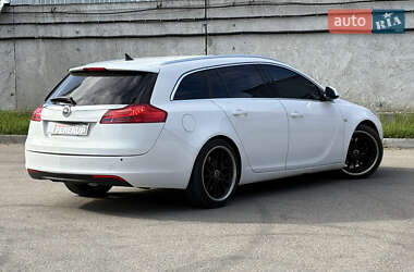 Универсал Opel Insignia 2011 в 