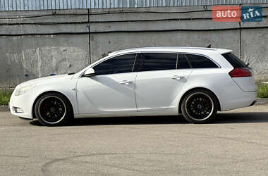 Универсал Opel Insignia 2011 в 
