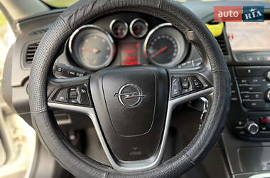Универсал Opel Insignia 2011 в 
