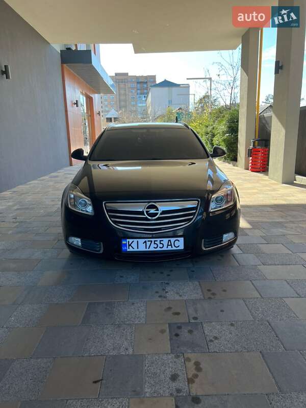 Универсал Opel Insignia 2011 в 