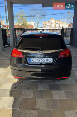 Универсал Opel Insignia 2011 в 
