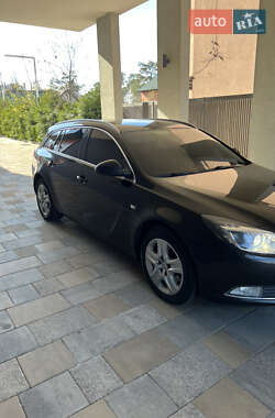 Универсал Opel Insignia 2011 в 