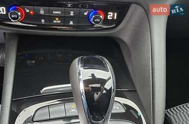 Универсал Opel Insignia 2020 в 