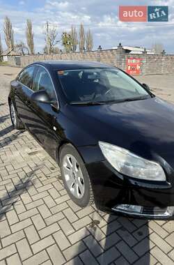 Седан Opel Insignia 2010 в 