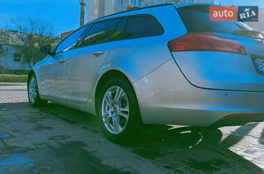 Универсал Opel Insignia 2012 в 