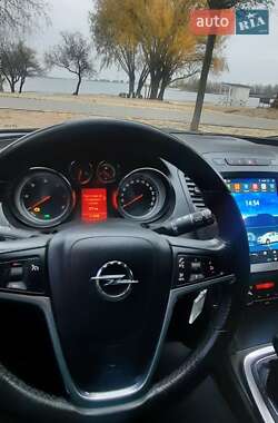 Универсал Opel Insignia 2010 в 